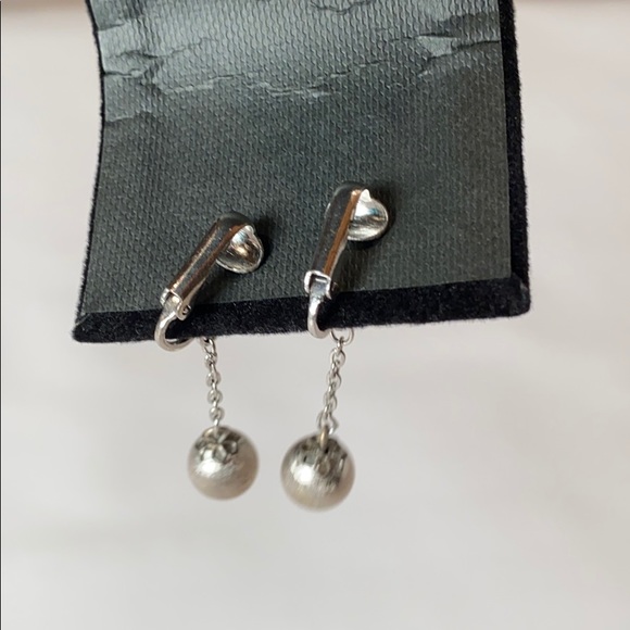Vintage Clip on Dangle Earrings - Picture 3 of 6